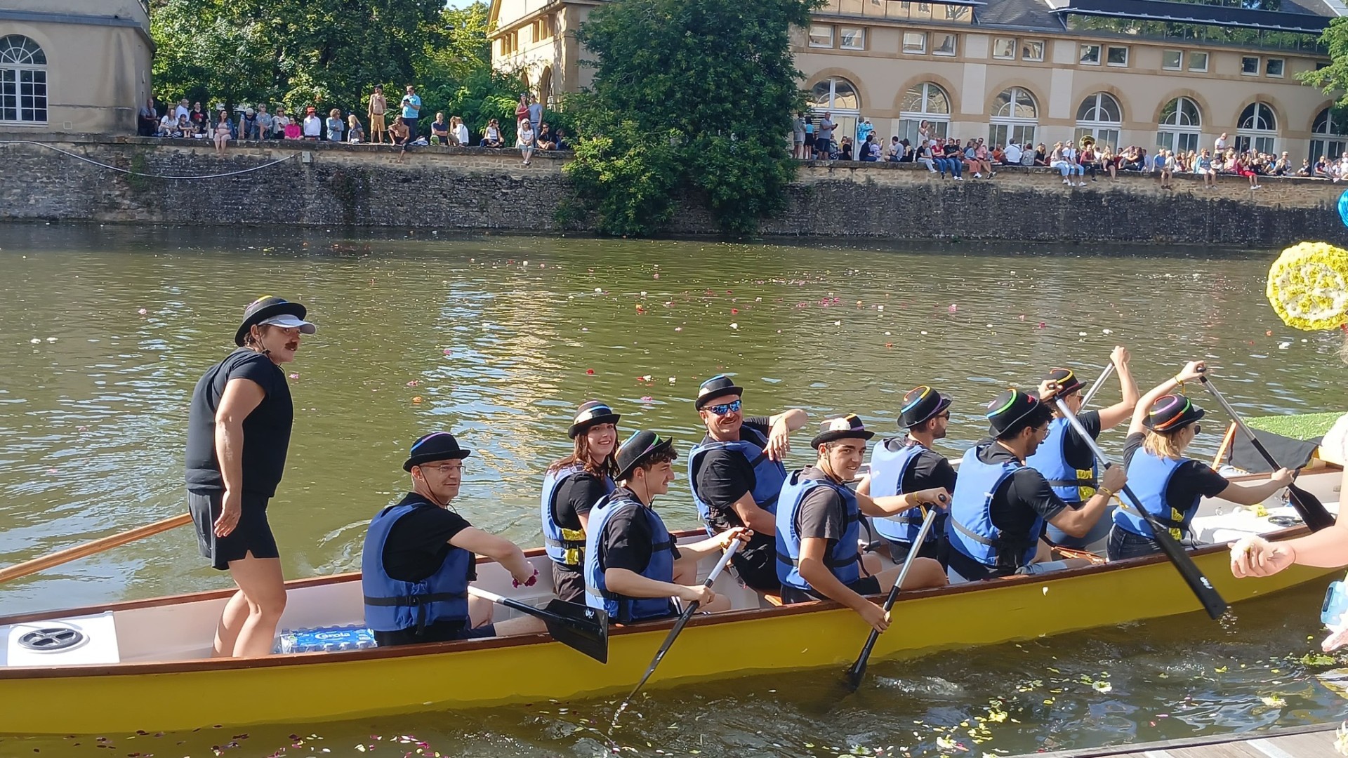 Notre équipe Les Esprits kayak avec Lio, Tom, Rom, Emma, JF