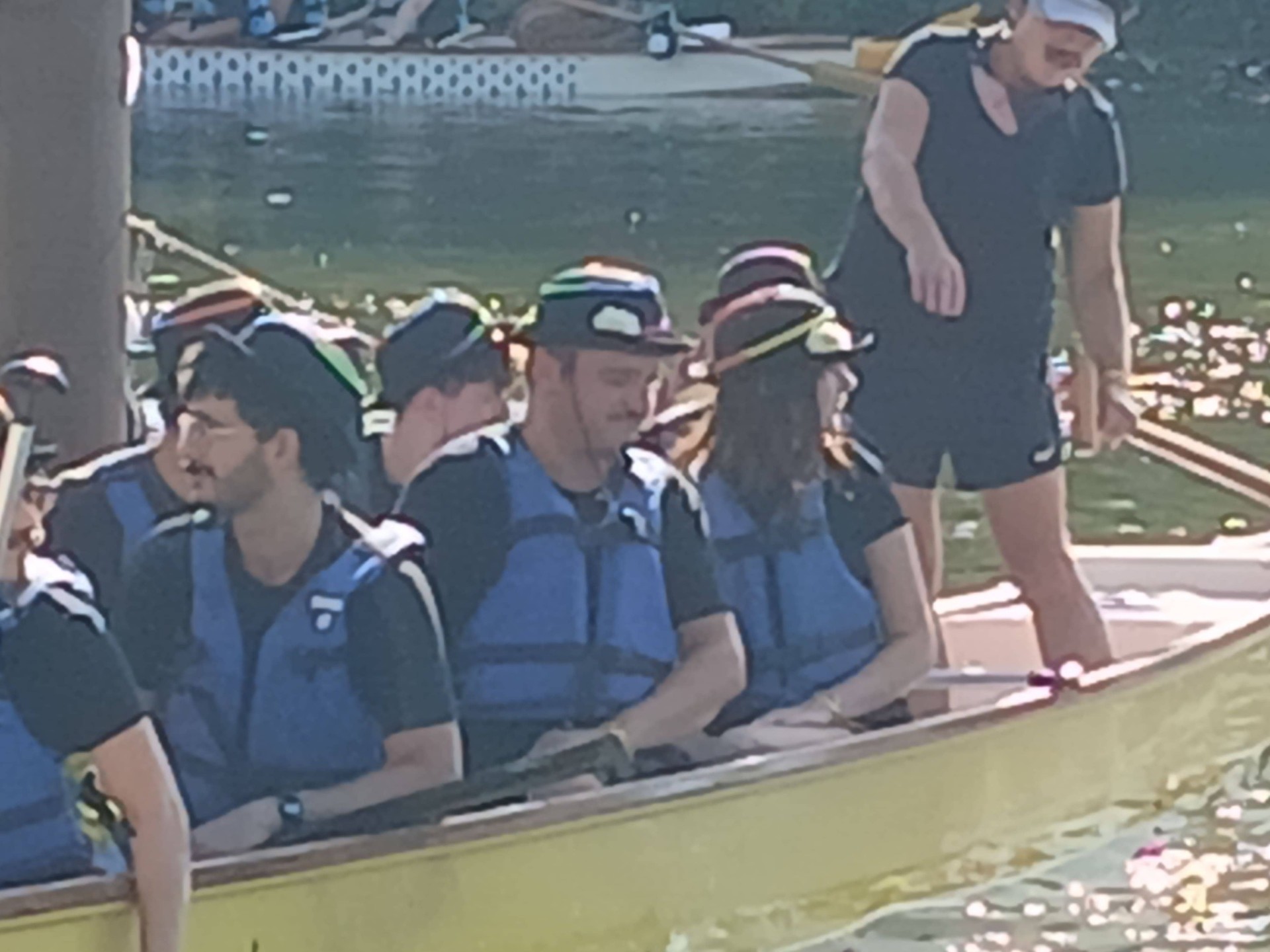 Notre équipe Les Esprits kayak avec Lio, Tom, Rom, Emma, JF