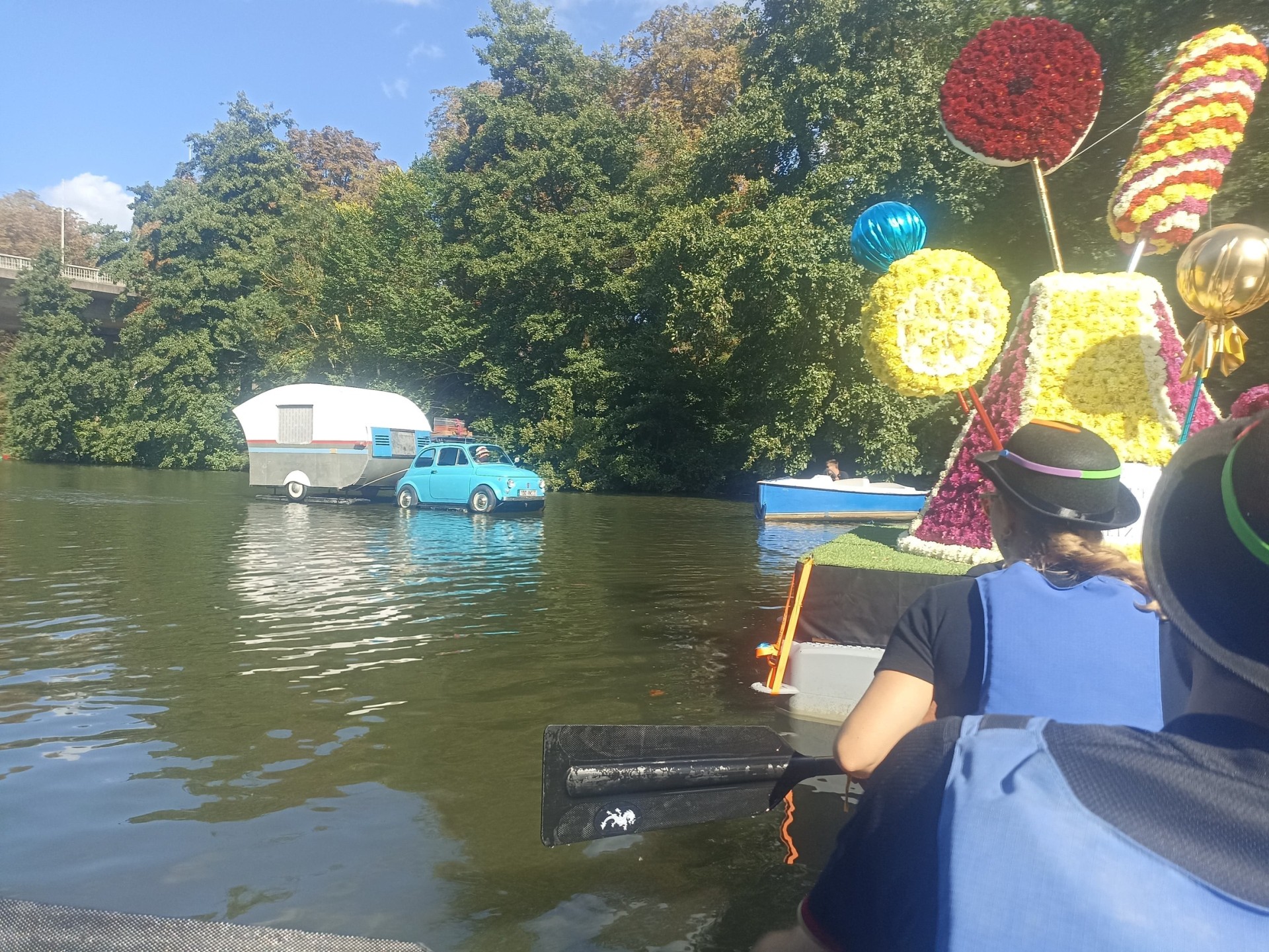 Notre équipe Les Esprits kayak avec Lio, Tom, Rom, Emma, JF
