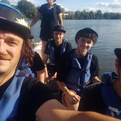 Notre équipe Les Esprits kayak avec Lio, Tom, Rom, Emma, JF